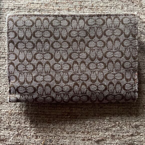 Signature C Unbranded Wallet - Picture 3 of 7